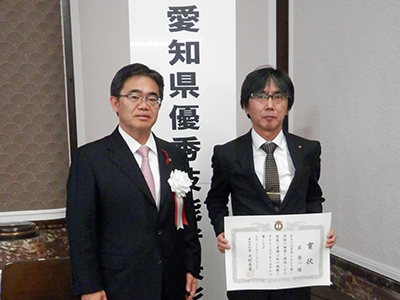 大村愛知県知事（左）と萩俊二